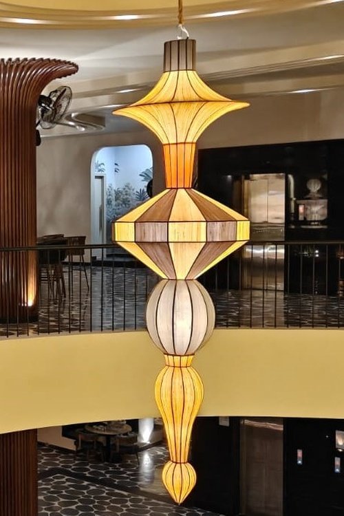Double-Height Statement Lamp